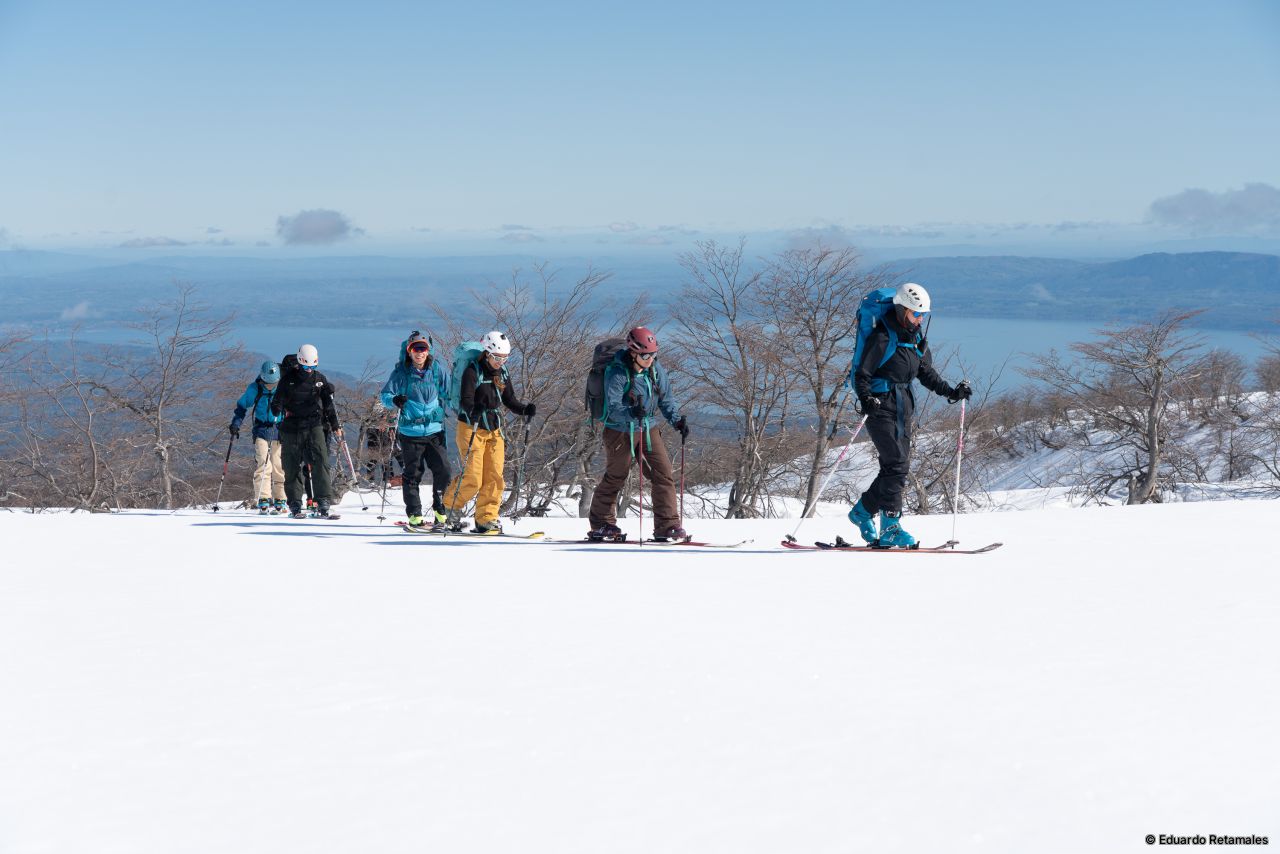 Oberhalbt des Lenga Wald, See Villarrica im Hintergrund
