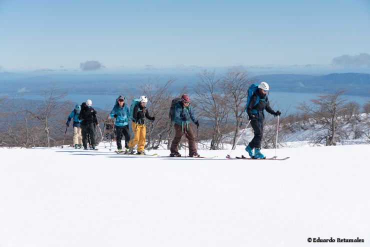 Oberhalbt des Lenga Wald, See Villarrica im Hintergrund